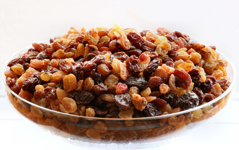 10 Amazing Benefits Of Eating Raisins At Night