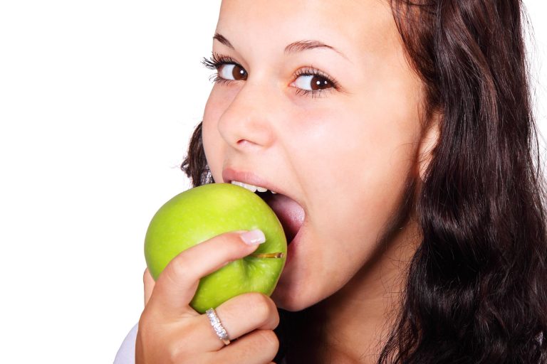 12 Best Fruits For Bad Breath – Combat Halitosis Naturally