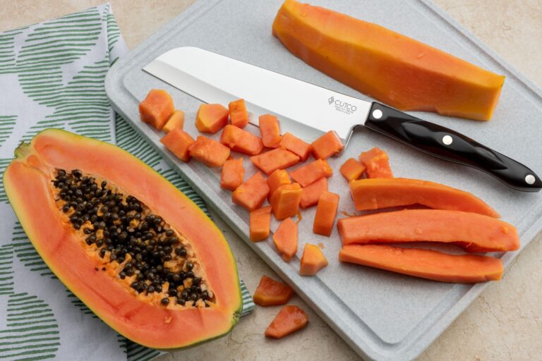 How To Prepare A Papaya For Eating – The Right Way