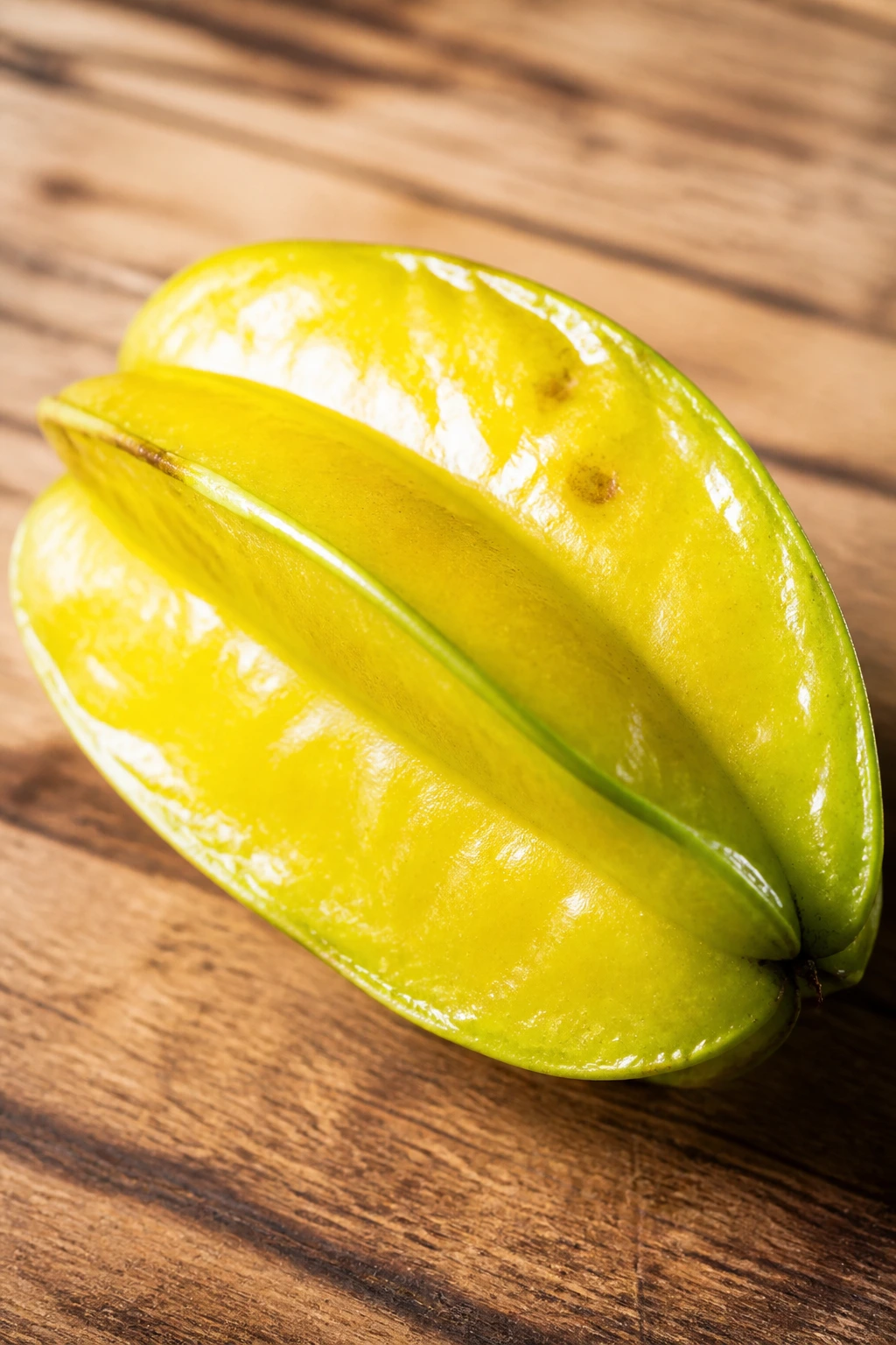 Shiny, glossy skin on ripe star fruit