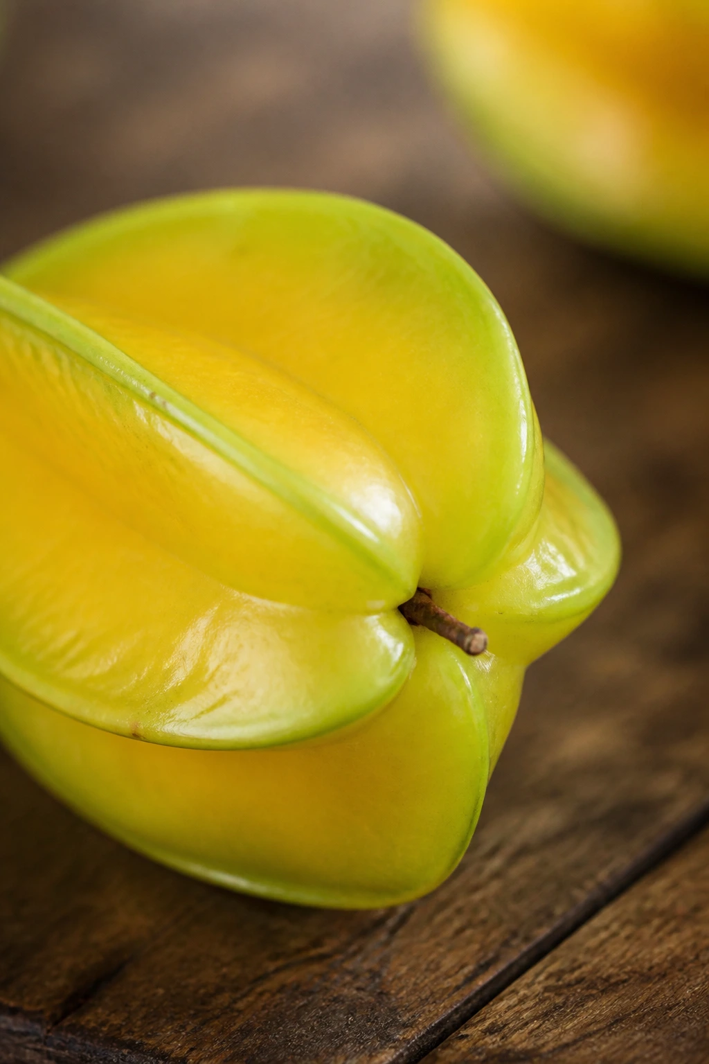 Star fruit stem area smooth and integrated